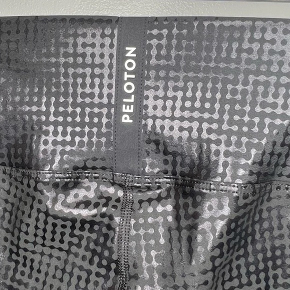 PELOTON Show Up Digital Foil High Waist Legging Full Length Black Plus Size XXL - Picture 6 of 8